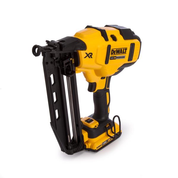 DCN660D2 18V XR BRUSHLESS 2ND FIX NAILER